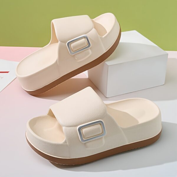 A Pair of Women'S 2025 Elegant And Simple Cloud EVA Slippers, Summer Fashion Casual Comfortable Soft-Soled Open-Toed Shoes, Open Slippers for Indoor And Outdoor Beach Showers